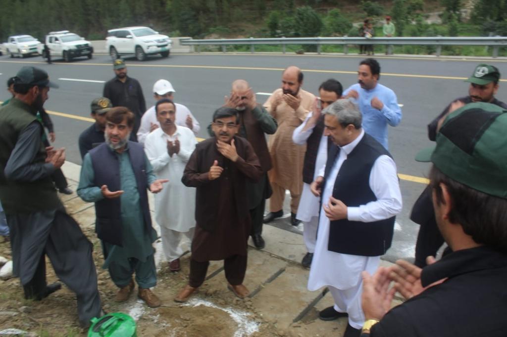 FEWDKPGovt's tweet photo. Secretary Forestry, Environment &amp; Wildlife Deptt. visited today various sites of activities, carried out by Northern Forest RegionII (Gallies, Daur, Siran, Unhar, Kunhar and Hazara Tribal Forest / Watershed Divisions) under #10BTTP along CPEC from Havelian to Battagram
#KPForest https://t.co/M12uRzLK9R