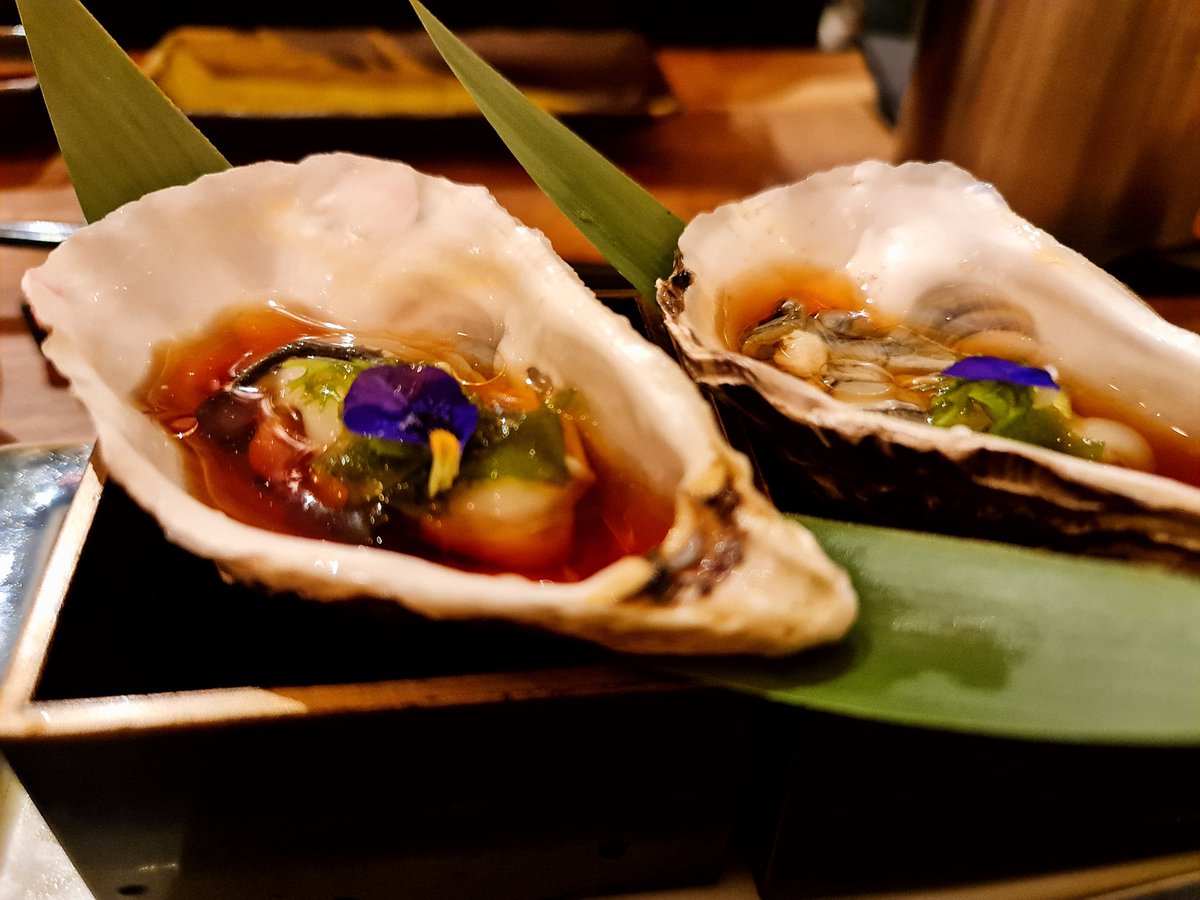HowieSaunders's tweet photo. @Backpainandwine Served like this (Hot Stone, Islington) and paired with a decent white wine, oysters are wonderful. https://t.co/drxANkjZIa
