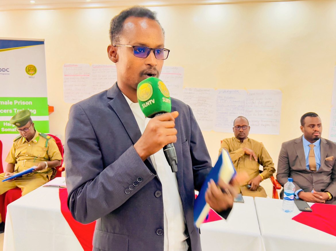 Ibraahimkhs's tweet photo. Minister of Justice with the Commissionair of Custodial Corps and The Governor of Sanaag Region closed 5 day training for CC Female Officers from #Sonaliland Regions.
@MoJSomaliland @UNODC https://t.co/bonldeNvhG