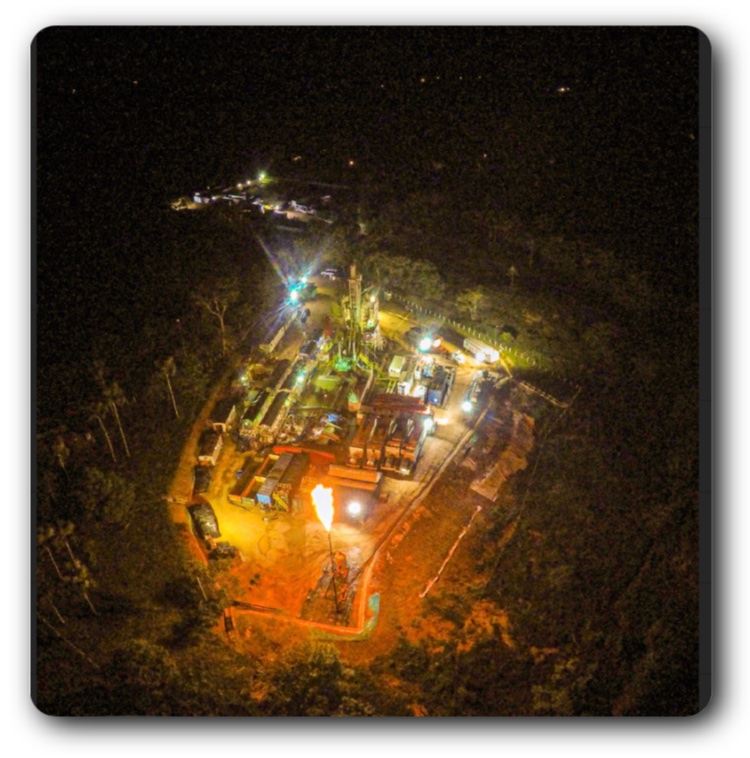LinearResources's tweet photo. The seismic is on the left, the gas flare on the right. Sinu-9 is a block or acreage that has multiple zones (dark black areas) of gas. Natural Gas is clean energy source for Colombia. GASX found gas yesterday at Sinu-9. https://t.co/NaaoO6TwS0