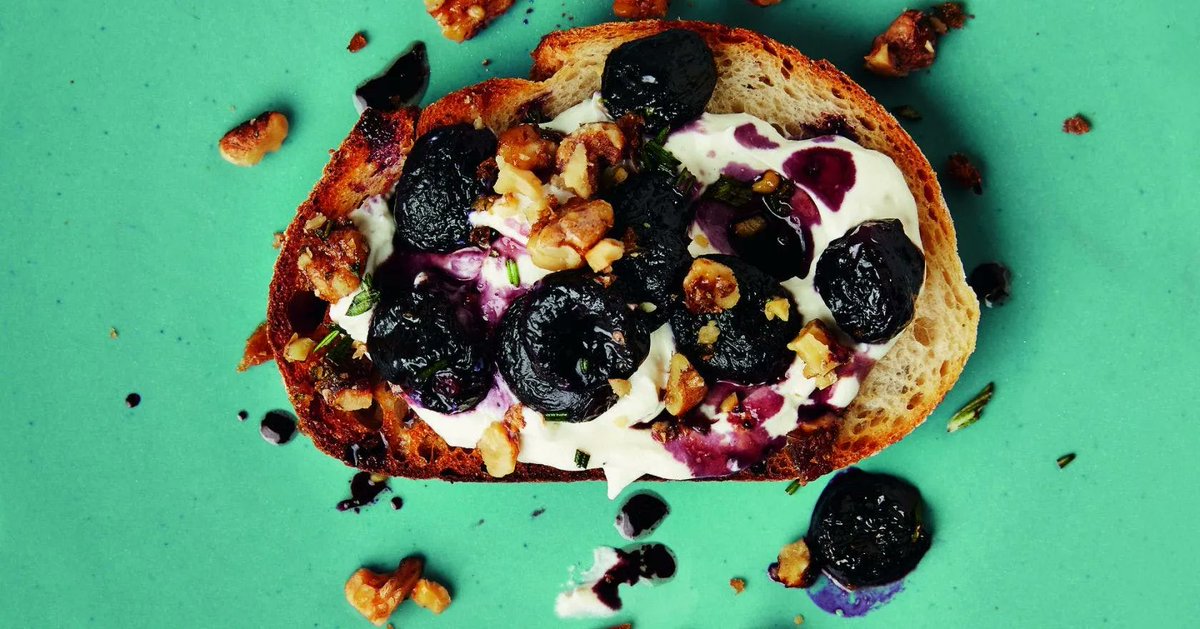 Try this walnut, grape, ricotta sourdough for a quick, healthy afternoon pick me up! 👅buff.ly/3yPbkW3 #honeyrecipes