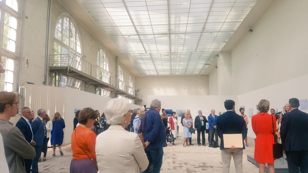 Conférence de presse de présentation de l'été du #JardinduLuxembourg animée par Madame la Sénatrice de Saône-et-Loire, Marie Mercier. RDV le 25/08 pour l'exposition "Les arbres remarquables, photographies et travail d'artistes" d'<a href="/A_ARBRES/">A.R.B.R.E.S</a> !
#art