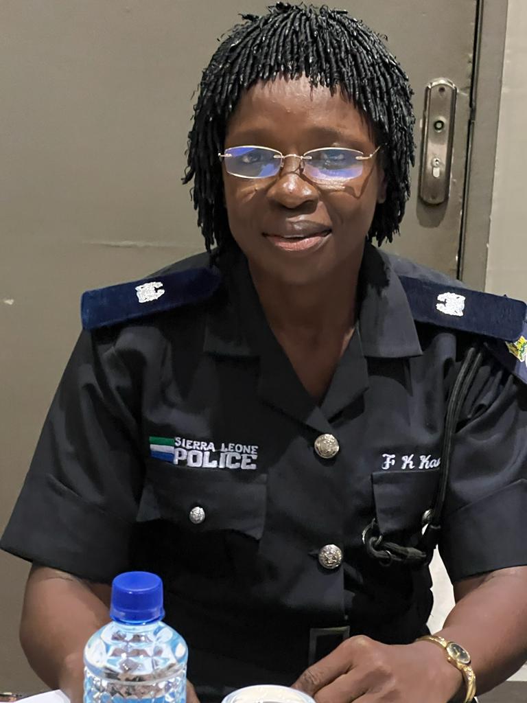 @UNWOMEN_SL @SLPolice @ElsieFund fostering #WomenRights in the #Police. #BarrierAssessment to increase female officers' participation in @UNPeacekeeping @peaceoperations @IntPeacekeeping @SlPolice #ForwardLooking Superintendent Fatmata Kamara, 1st SL female officer UNPeacekeeping