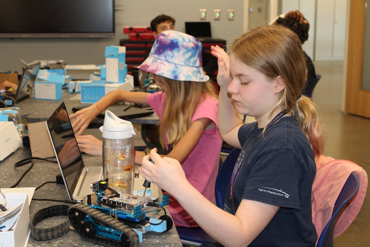 accel_ncssm's tweet photo. Morganton campers are hard at work making and designing their own robots and creating models of the lungs.
 #SummerAccelerator #NCSSMSummer https://t.co/leM77FgQsW