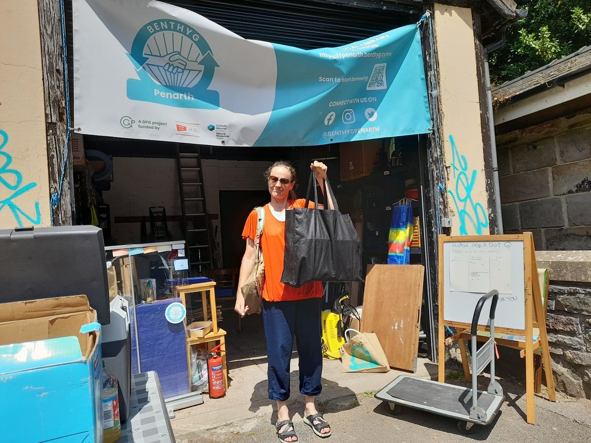 Our network of 15 is incredible, but we didn't realise quite what a difference they are making to people's' lives and our planet until we started crunching the numbers. 
✨£60,000 &amp; 9 tonnes of C02 on just 2 items✨
Read the full report here:
bit.ly/DechrauBenthyca