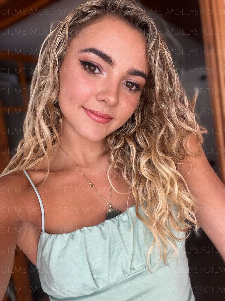 A sub just came because I told him he couldn’t see my tits 🤣 denial at its finest.