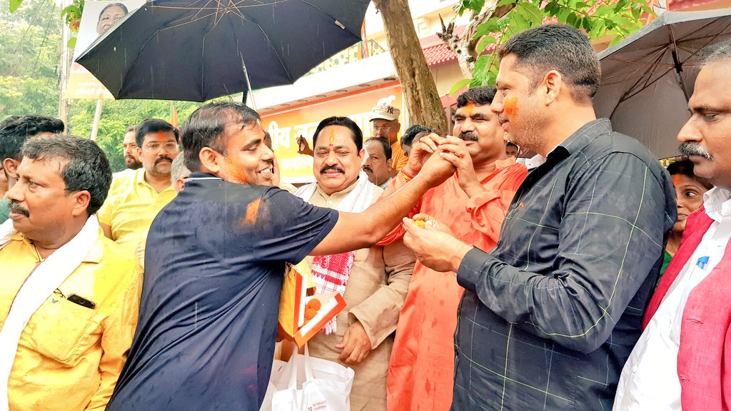 NDA की राष्ट्रपति पद की उम्मीदवार आदरणीय #श्रीमती_द्रौपदी_मुर्मू जी की सुनिश्चित जीत का जश्न प्रदेश कार्यालय रांची में ! <a href="/JPNadda/">Jagat Prakash Nadda</a>