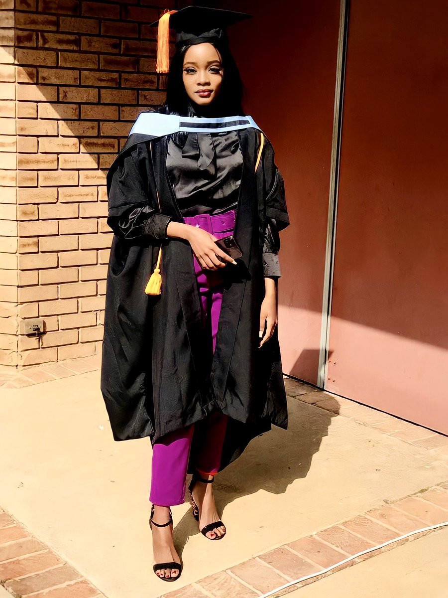 ditebogomailula's tweet photo. Degree no.1 ✅ Degree no.2 ⏳
A woman in Politics and Engineering. https://t.co/xaAGUSyMOF