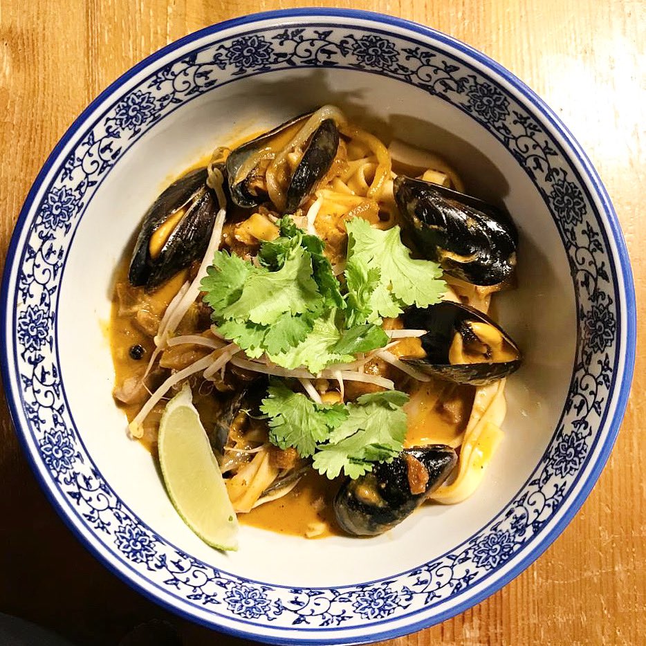derzubar's tweet photo. ¡Pasta con mejillones, está buena de… narices!
#pasta #mejillones #mussels #wok #alwok #nonstop #estamosabiertos #amazing #estamoslistos #kungfood #bjsrestaurant #madrid #kungfoodteka #kungfoodtekas #esjueves #onthursday #comerenmadrid #prefinde https://t.co/9kfBUU93lV