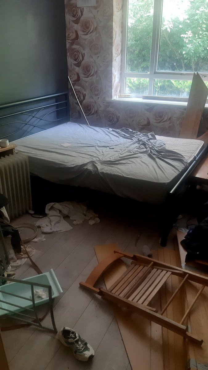 Dub8CleanSlate's tweet photo. You know we love a before and after! End of tenancy clear out. #socialenterprise #cleanslate https://t.co/HGfj5NJiTh