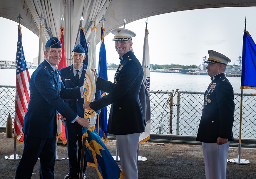 DoW_DISA's tweet photo. #ICYMI @USMC Col. Jared C. Voneida assumed command of #DISAPAC during a change of command ceremony July 15, 2022 at Ford Island, HI. 

#DISANews ➡️https://t.co/TIUjLkPZLU https://t.co/k7hAm1iqWV