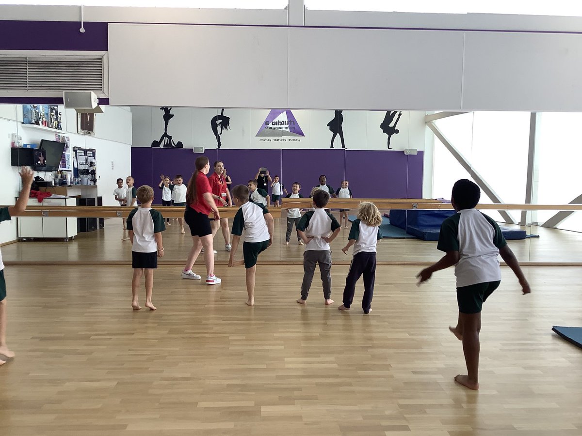 Year3StMG's tweet photo. Thanks to ⁦@WiganYouthZone⁩ for an amazing school trip today we loved every minute of it. We got to take part in dancing, hockey, football, arts and craft, the climbing wall and music studio and lots of other exciting activities. https://t.co/CQ6iYKSskM