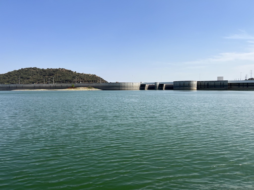 xflexhydro's tweet photo. EDP hosted a visit of the Alqueva XFLEX HYDRO demonstration today to share its progress with partners and stakeholders. 

Find out more about the project: https://t.co/5nntKw0Dpg

@HorizonEU #XFLEXHYDRO https://t.co/e4CO7mi9IE