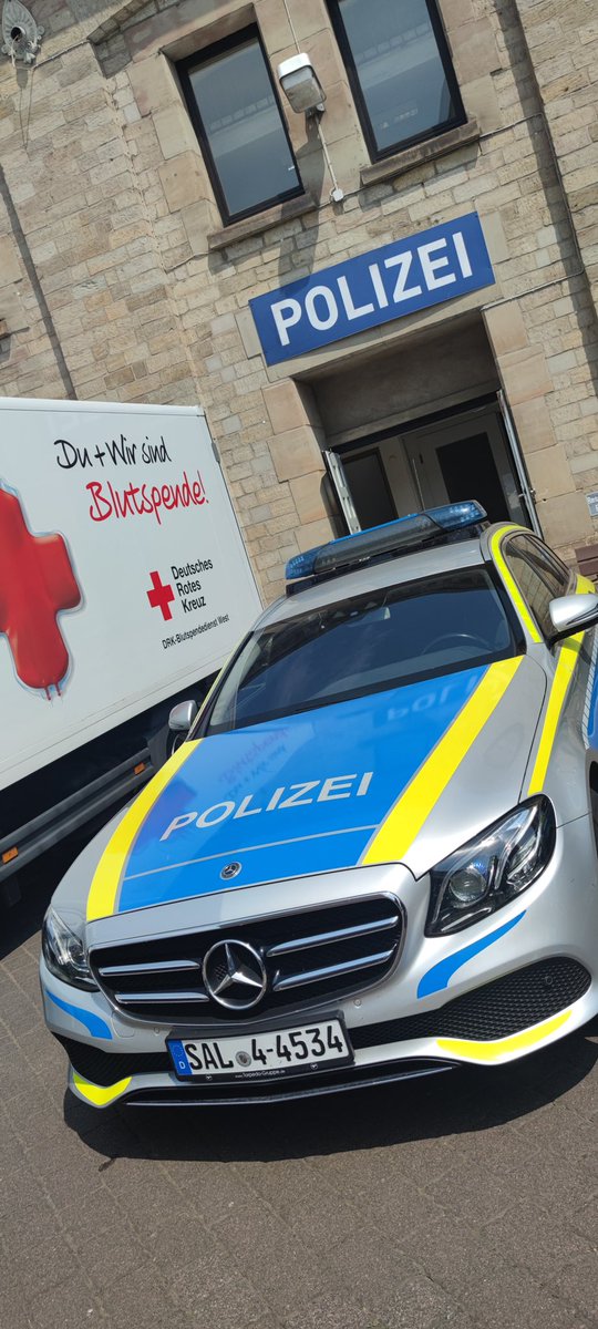 63 #Blutspenden kamen gestern bei der #Blutspendeaktion der #Polizeiinspektion Saarlouis mit Unterstützung des DRK Ortsverbands #Saarlouis zusammen! 🙏🏻 Danke an alle #Spendenden! 🩸🤩 #PolizeiSaarland <a href="/blutspende_de/">DRK-Blutspendedienst</a>