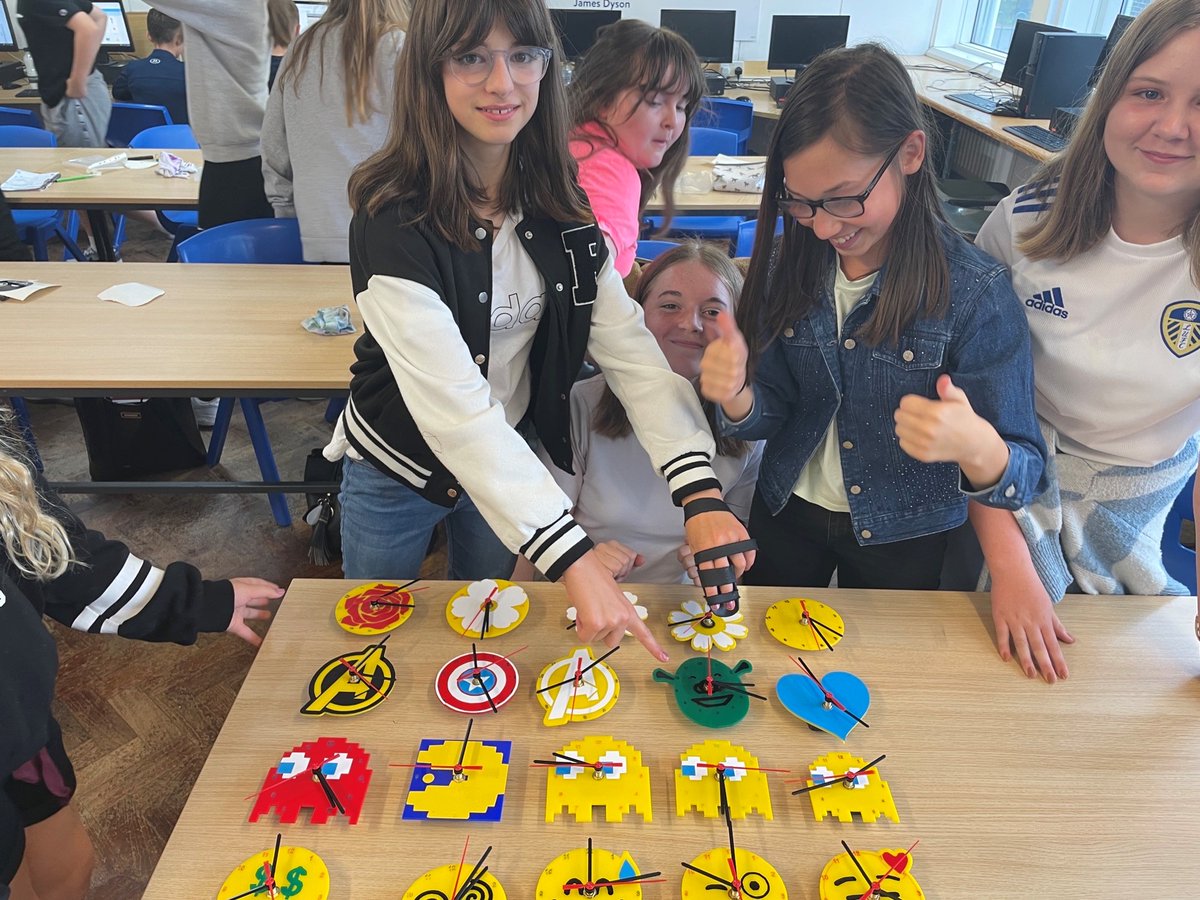 PATCarletonHigh's tweet photo. Mr Williams is super proud of his year 7 creative tech students today as they completed their emoji clocks - they look fantastic!😜😃😎
#emoji #CreativeTechnology #CarletonHighSchool https://t.co/idUDpb7cy0