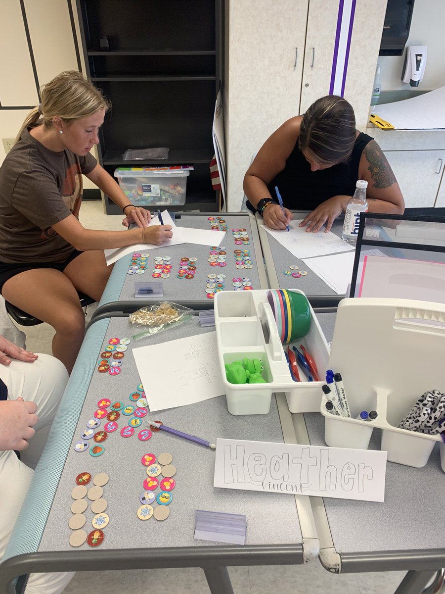 mosiermath's tweet photo. Counting collections during Addition and Subtraction Professional Development. @SCSDPD @SCSDMath @SyracuseSchools @mosiermath https://t.co/gteS0KYnQK