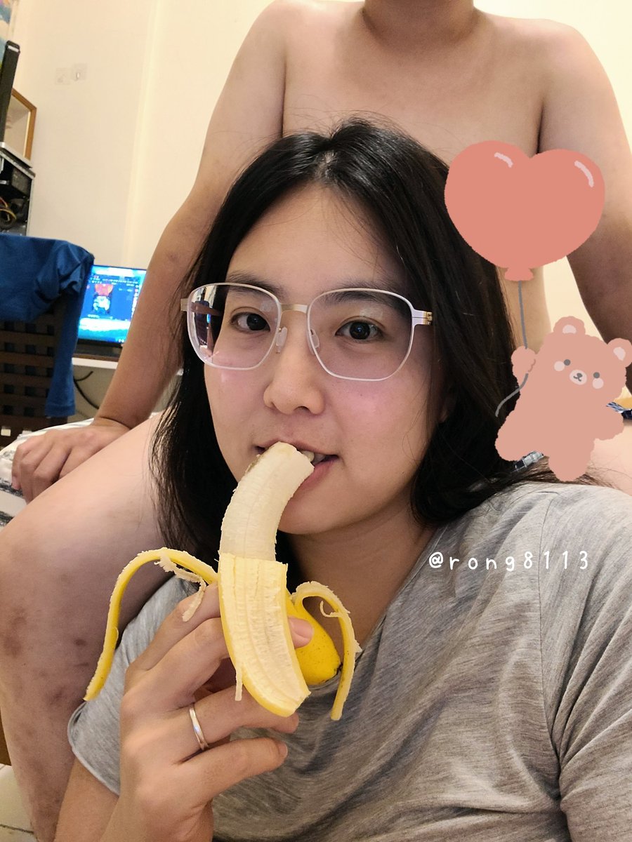 rong8113's tweet photo. 07/21🌙①

飯後水果🍌

這樣算反差嗎？☺️

#人妻日常 
#開放式關係 https://t.co/PWV65w2KKO