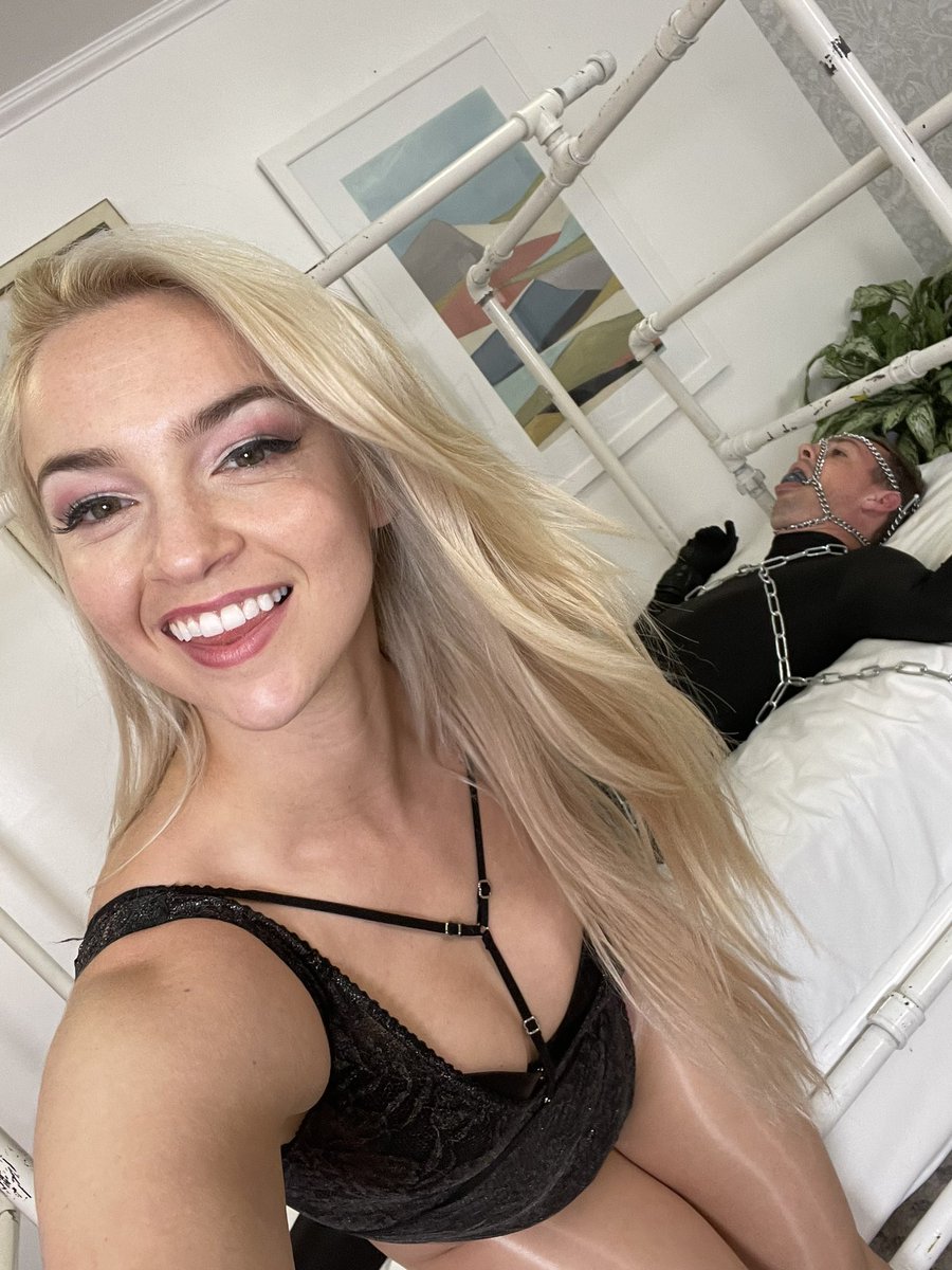 MandyMarx.com on Twitter: "I can’t tell who’s having more fun 🤩"