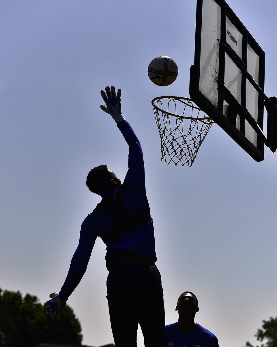 WestHam's tweet photo. Air time 🏀 https://t.co/0hV0KcWcBO