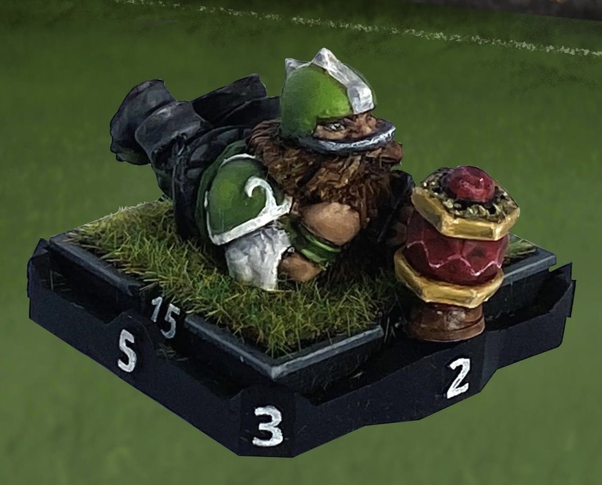 Absolutely loved converting this Dwarf ❤️ show me your conversions!! #bloodbowl #bloodbowlconversion #miniaturepainting #bloodbowldwarf