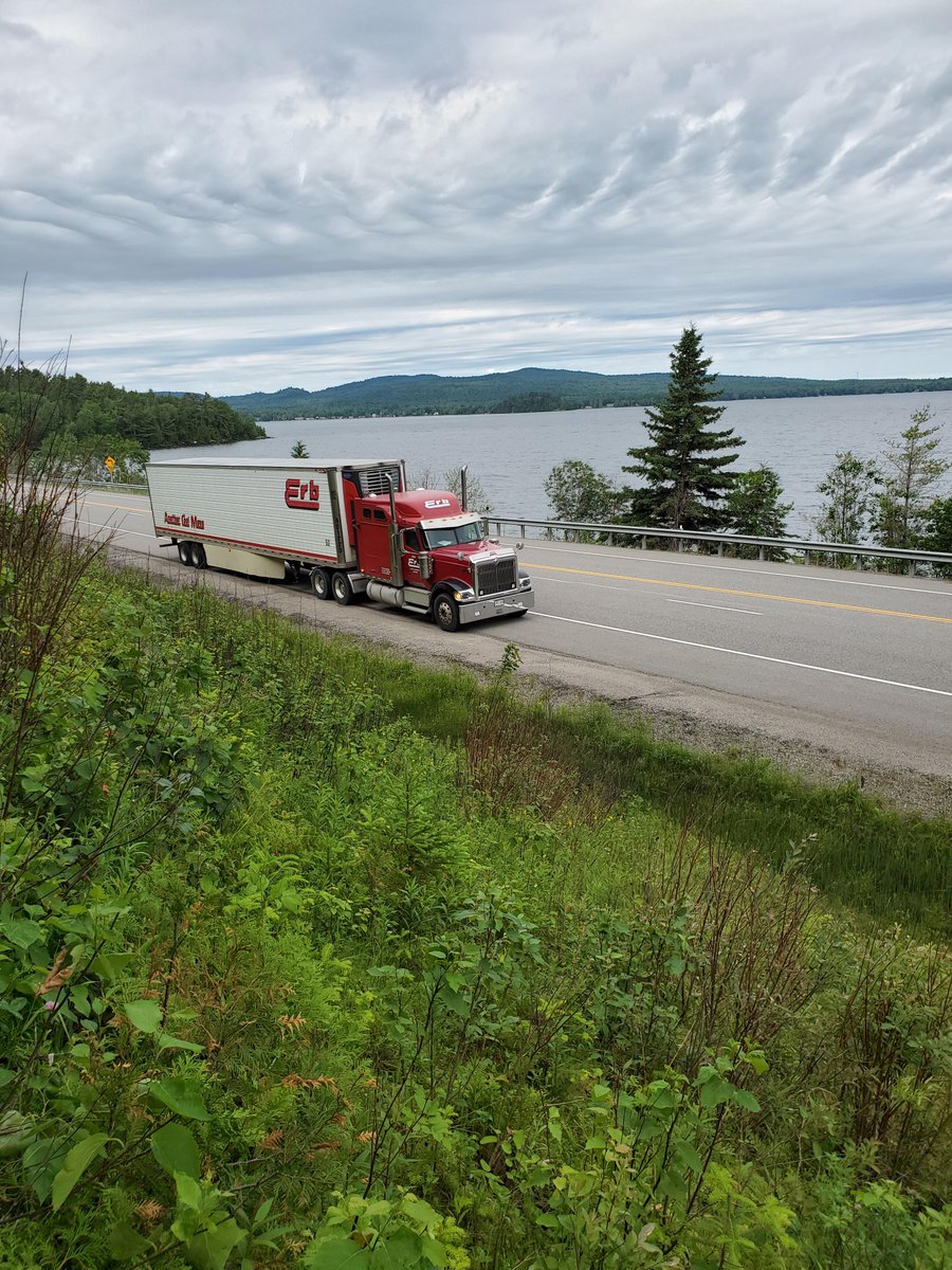 ErbTransport's tweet photo. One of our drivers, Gerry Erb, is beating the summer heat in his driver's seat by making #coolsmoves in Sault Ste. Marie.π§
π·: Gerry Erb, Erb Driverββββββββ
π: Sault Ste. Marie
#anothercoolmove #staycool https://t.co/Q1Zc0vbnFM