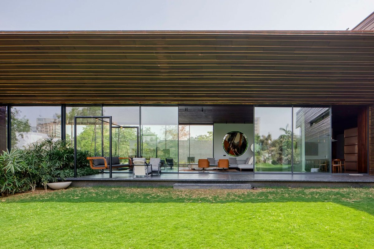 Archello's tweet photo. CH ’22 House
by SPASM Design Architects
https://t.co/z5okZ8XwXa

Photo: Umang Shah https://t.co/eZ1EOBwL89