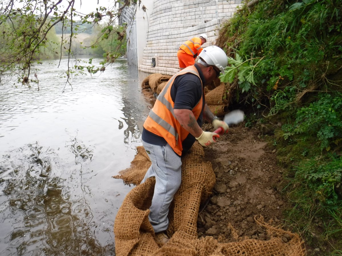 KaymacMarine's tweet photo. #softengineering approach to scour protection. We placed a seeded synthetic material to the embankment, the coir fibre layer of the matt provides additional erosion control during the grass establishment period, as well enhancing vegetation germination and establishment. https://t.co/ozbVIbjm32