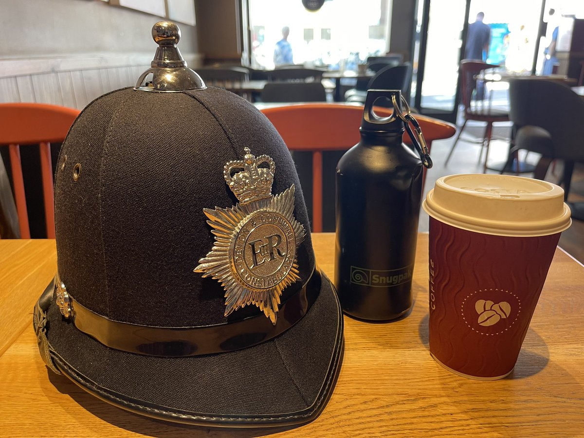 I was a Good Community Sgt and resisted the Clotted Cream Goodness…however, I had a coffee, caught up on e-mails 📱 and invested time chatting to the public about #ASB in town. 👮🏻‍♂️ @NWDevonPolice @IlfracombeTC #ASBAwarenessWeek @OneIlfracombe