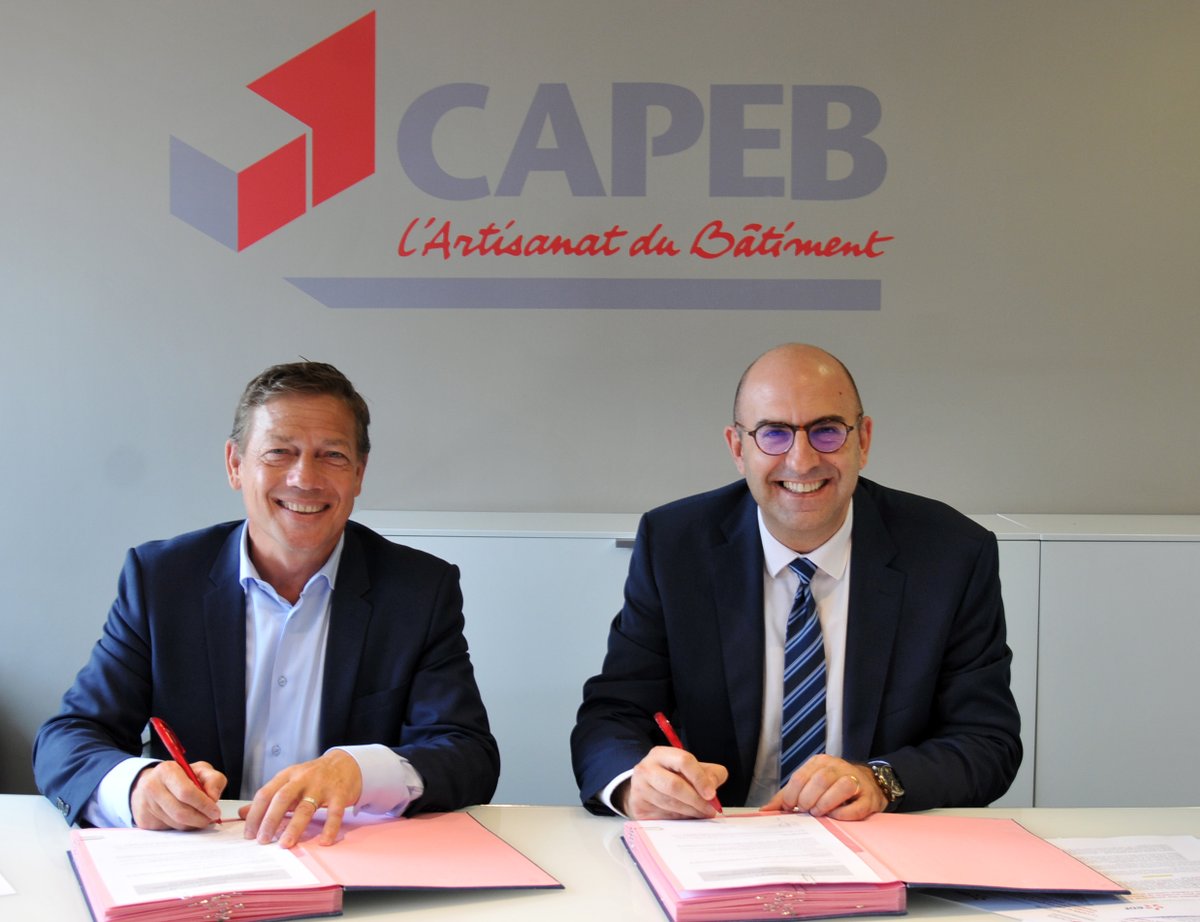 [Conférence de presse]

EDF &amp; la <a href="/capeb_fr/">La CAPEB</a> élargissent leur partenariat et signent une nouvelle convention #CEE en faveur de la #RénovationÉnergétique de l’habitat collectif et des bâtiments tertiaires 🏘️⚡️
🎯 réaliser des #EconomiesDEnergie
🎯 réduire les émissions de CO2

[1/2]