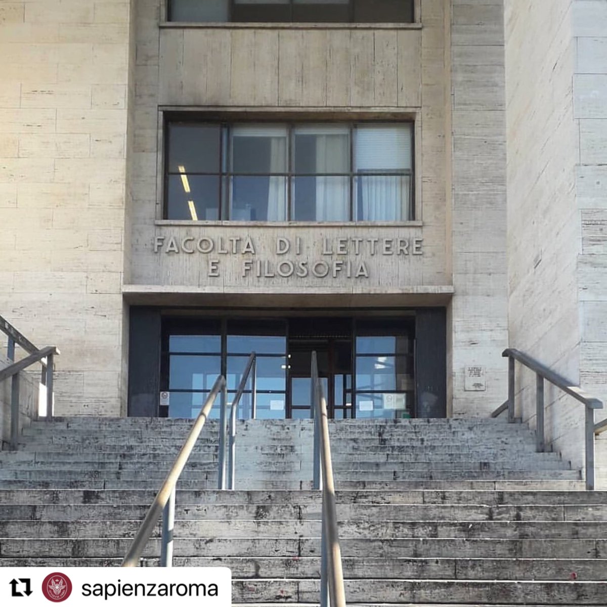 🌄 Una foto dell'Edificio di Lettere nel ricordo di Luca Serianni, scomparso poche ore fa 

[leggi tutto su ➡️ bit.ly/cordoglio-scom…] 

#21luglio #LucaSerianni 
#orgoglioSapienza #Lcm_Sapienza