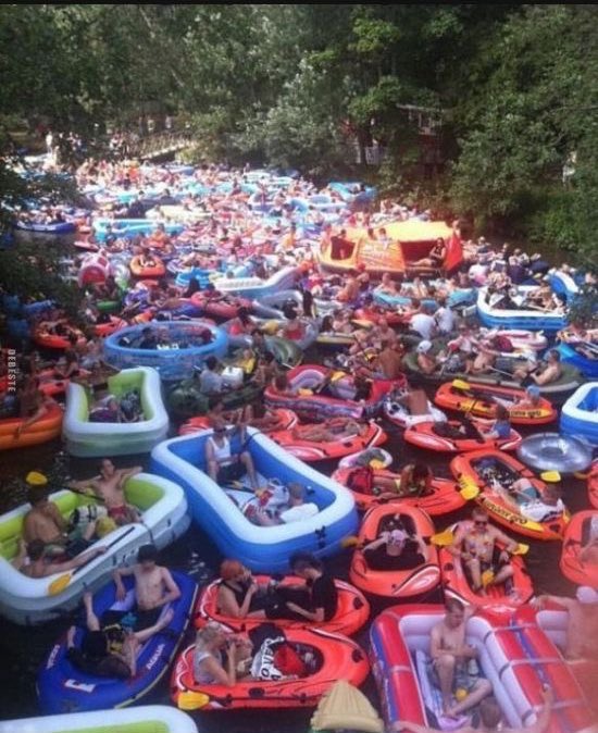 Floor influencers lining up to dump on their followers