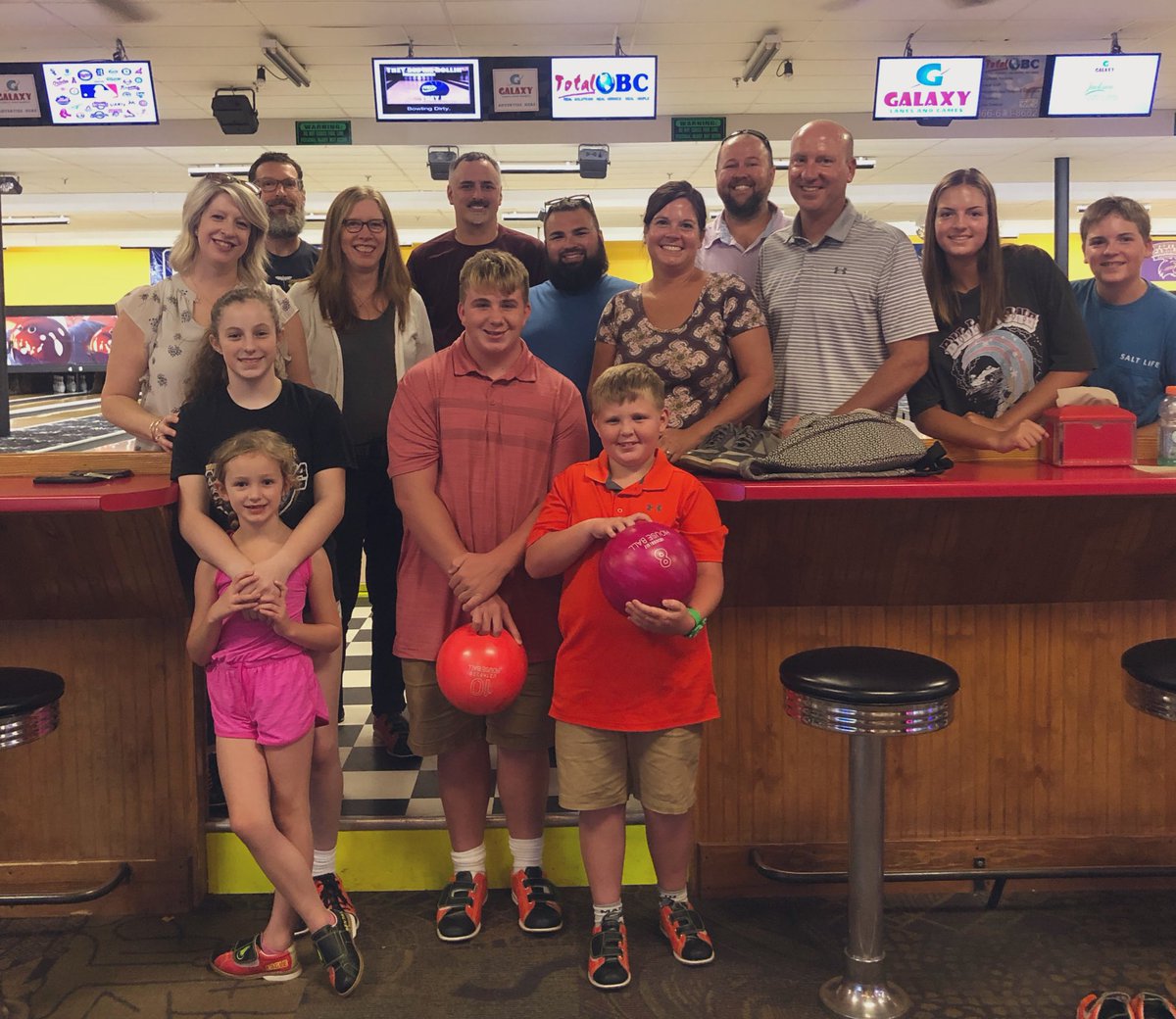 kdavis40's tweet photo. Team WCU goes for the strike! Let’s just say the 15U were slaying the lanes! @The_NCNTSP @WCU #GalaxyLanes https://t.co/mDUu2lQLjL