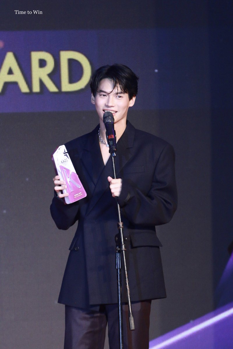 timetowin221's tweet photo. ยินดีกับน้องวินด้วยค่ะ @winmetawin 
Superstar Award

#KAZZAWARDS2022 
#winmetawin https://t.co/gP4Z6oFXAu