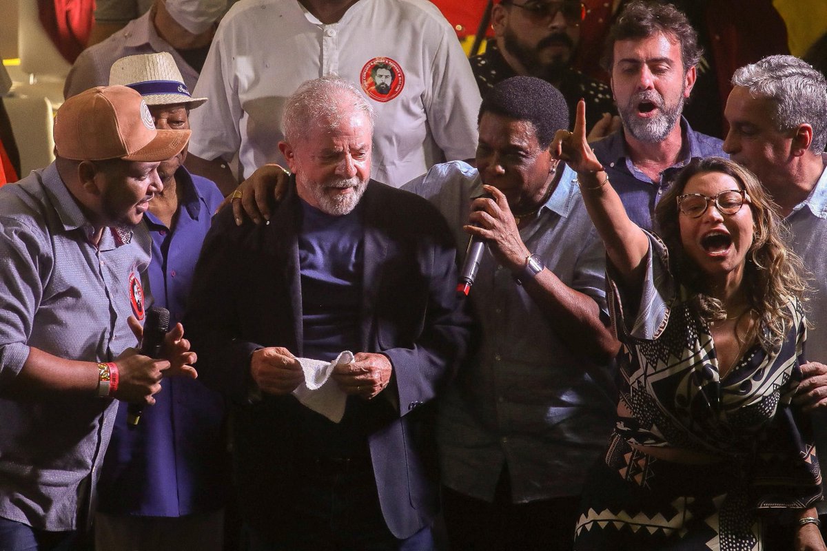 BrilhaEstrela13's tweet photo. Quem é você nos pagodes?

NÓS SOMOS AQUELES QUE ESTAMOS COM ANDRE SENADOR https://t.co/I09tMoEzD0