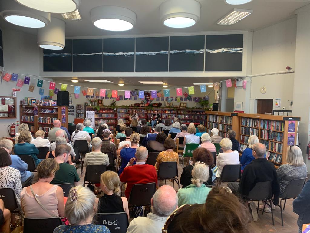 corkcolibrary's tweet photo. The 2022 #WCLF wrapped up last week- pictured here are some events from #Bantry library, featuring Lisa McInerney, Fiona Mozley, Colm Tรณibรญn, Frank Shovlin & Audrey Keane of @artscouncil_ie! ๐โ๏ธ
We were delighted to be involved with the festival- thanks to all who took part! ๐ https://t.co/sL66njnHzW