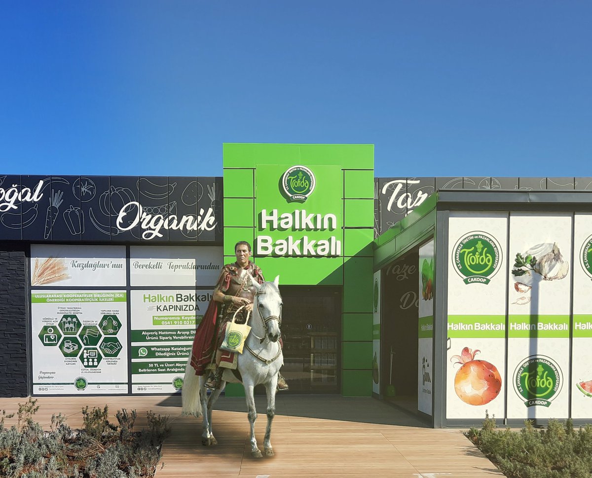 CanakkaleKoop's tweet photo. 10. Lejyon'un efsanevi komutanı, Roma'nın koruyucusu (diktatör), Julius Sezar erzak ihtiyacı olan Galya'daki orduları için Halkın Bakkalı şubemize uğradı.Sadece kendisine kahvaltılık alan Sezar geldim, gördüm, aldım dedi. Kendisine ve atına bu nazik ziyaretleri için teşekkürler😄 https://t.co/WXCUBxm67j