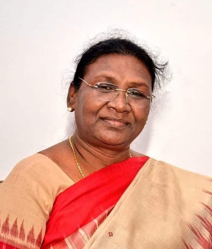 AnindipaD's tweet photo. ভারতের প্রথম জনজাতি মহিলা রাষ্ট্রপতি মাননীয়া শ্রীমতি #দ্রৌপদী_মুর্ম - কে শুভেচ্ছা ও 
অভিনন্দন। 🇮🇳🙏🏻
#DraupadiMurmu 
#PresidentOfIndia https://t.co/T9z8KA1GsZ