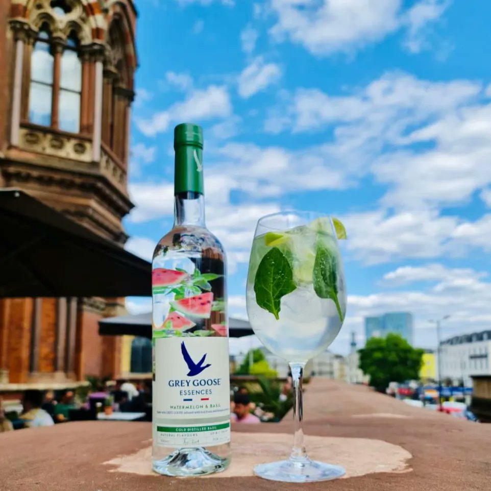 TheBetjemanArms's tweet photo. A splash of freshness and a sip of relief from the hot summer's sun comes with our Watermelon & Basil Spritz from our #SummerInfusions menu!
Go on...give it a go!
#heatwave #summervibes #watermelonsugar @GreyGoose @YoungsPubs @StPancrasInt https://t.co/cGN5lKD6Xf