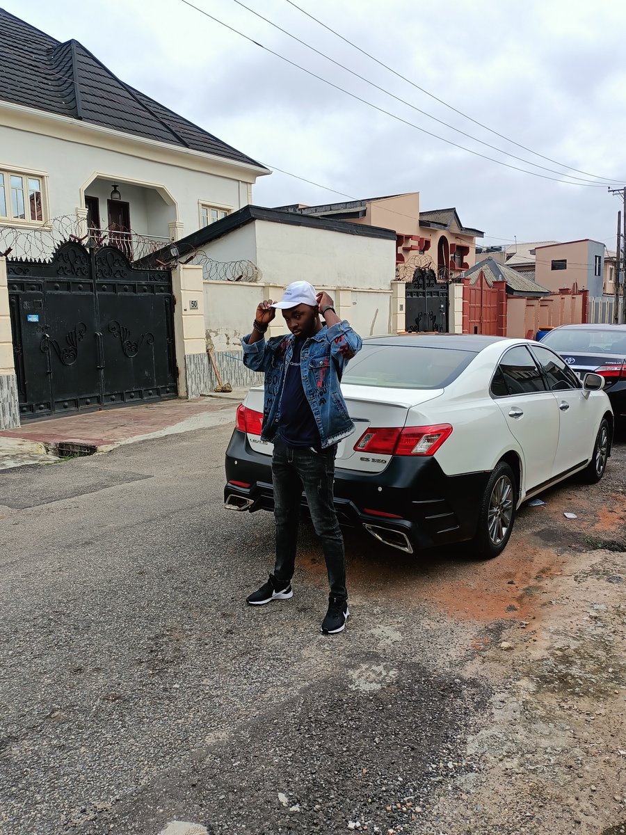 Mario_Omokaro's tweet photo. I get you started in tech, ensure you acquire the core competence, and get you a job afterwards.

Tech talent development is my forte.👨🏼‍💻👩‍💻

#techtalentdeveloper #edtech #GAintheValley https://t.co/eMyGuqwo1h