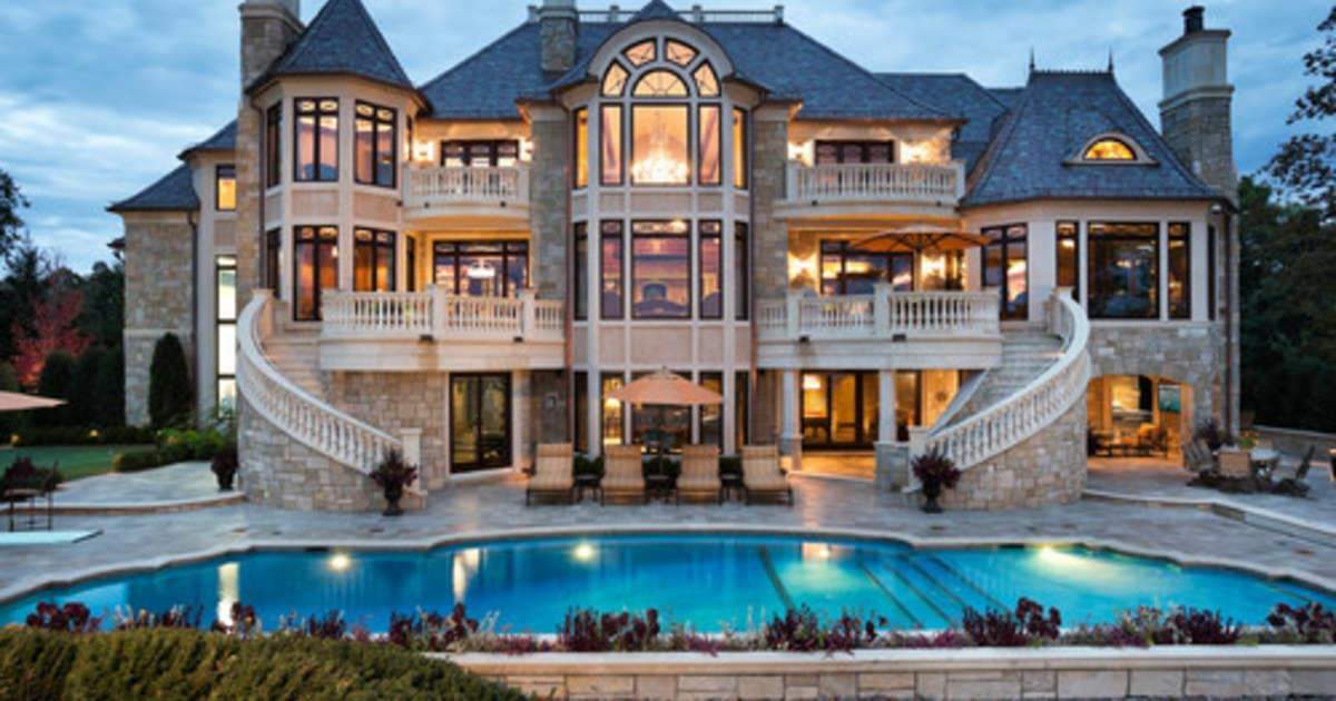 PartieChristian's tweet photo. @ashileyriquelo You can live in a palace or a Mobile home. Live like a princess or like a maid. https://t.co/b2V1AOBgk6