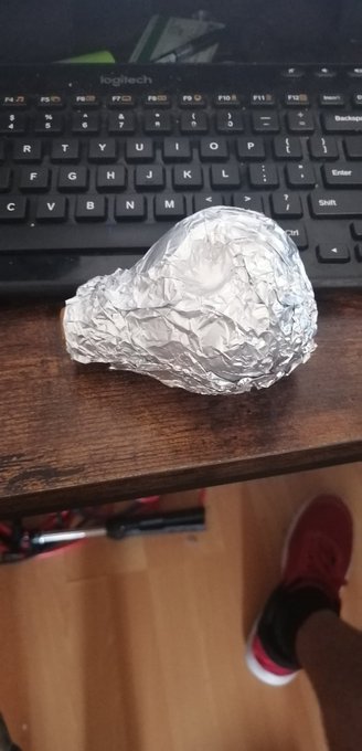 When you wake up to find your bong broken. Now I must smoke from a pear pipe https://t.co/riYZoDpAvc