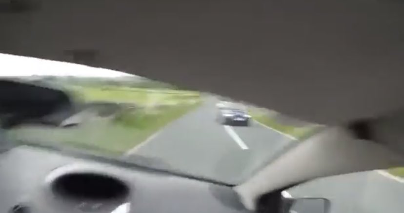 lewisfaz92's tweet photo. @stevenspalding5 @Stephen27964513 @NoContextBrits Even without braking there is enough room for him to carry on in his own lane, absolute no need to drive up the wall. Clueless https://t.co/vG1wlXj6mP