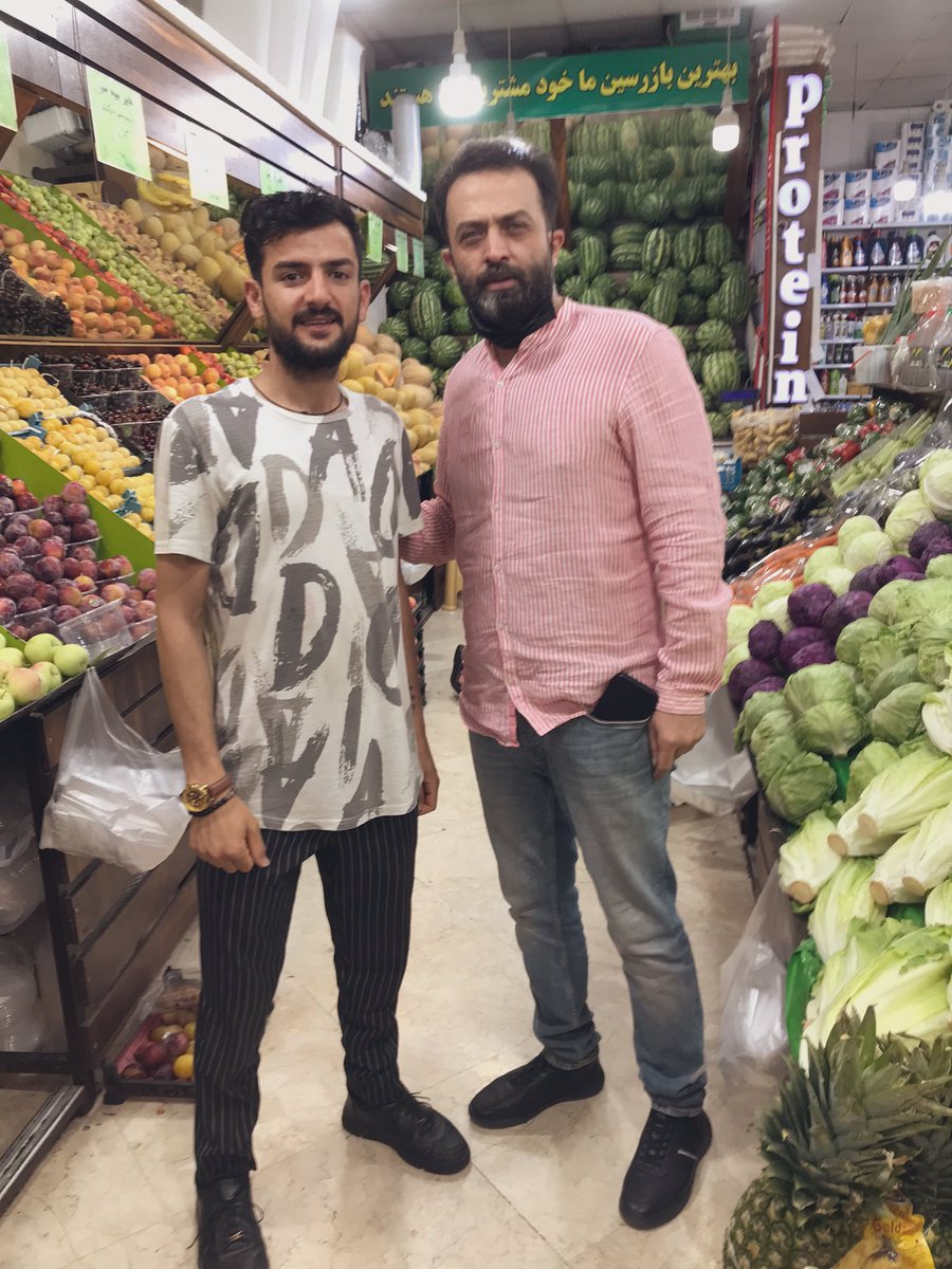 من مصطفی زمانی رو دوس دارم …👍🙂