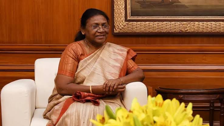 KhandujaMudit's tweet photo. #DroupadiMurmu elected India's 15th #PresidentofIndia in #PresidentialElections2022 
.
@News18India @BJPLive @ZeeNews
#द्रोपदी_मुर्मू_जी #PresidentialElectionResult #Elections2022 #India #politicalnews #rashtrapatibhavan https://t.co/apftJ72EDI