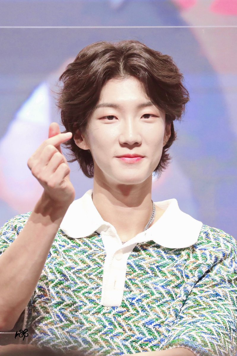 ZealChap_0819's tweet photo. 220721 MK 팬싸 #위너 이승훈 

쏘스윗🥹

#이승훈 #HOONY
#위너        #WINNER        #ILOVEU     
@official_hoony_ https://t.co/h7AmDKwzeu