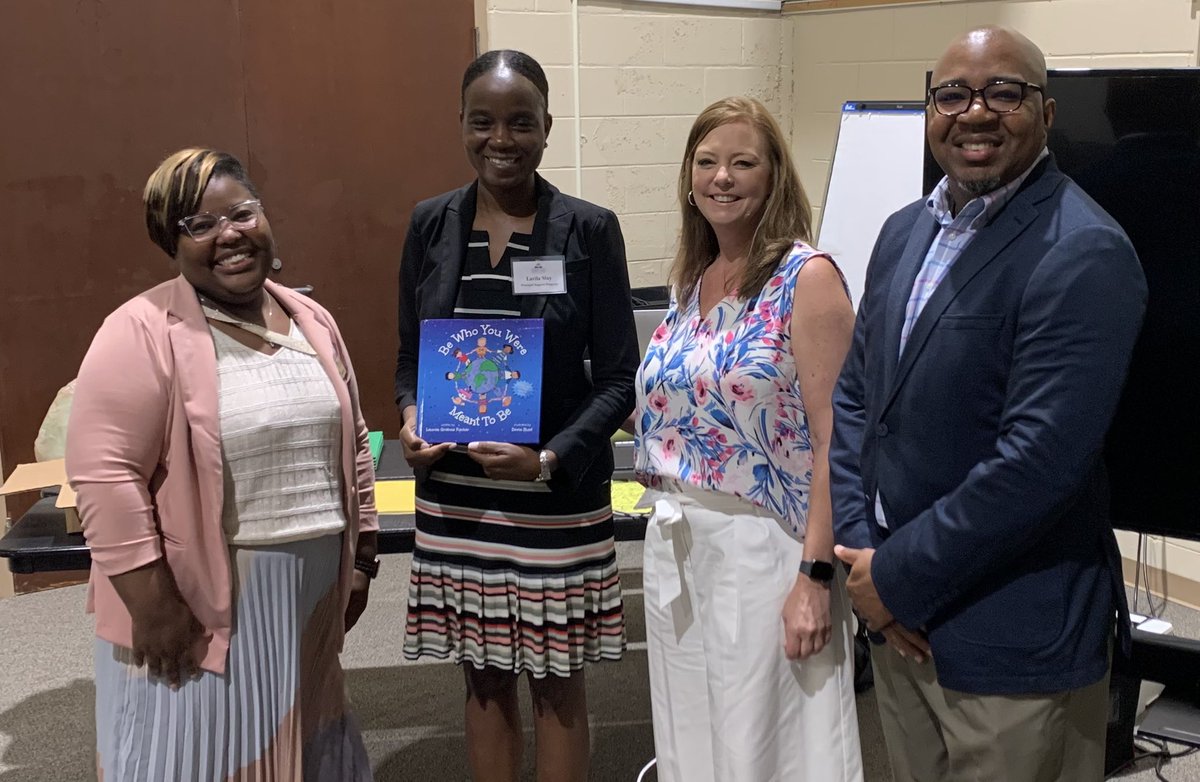 LatilaSlay's tweet photo. Guess who won 🥳 the “mic drop” 🎤award for making the most impactful statement during yesterday’s GOSA Session? 🥰 #LeadershipMatters #SavannahChatham #ButlerBears #LeadKickoff22 @JhcButler @ReneeEv1446 @AnnLPGA @SCCPSS @GSLA_Georgia @GOSA_GA @ShumanPrincipal @GadsdenES https://t.co/W2WKHHGvUv