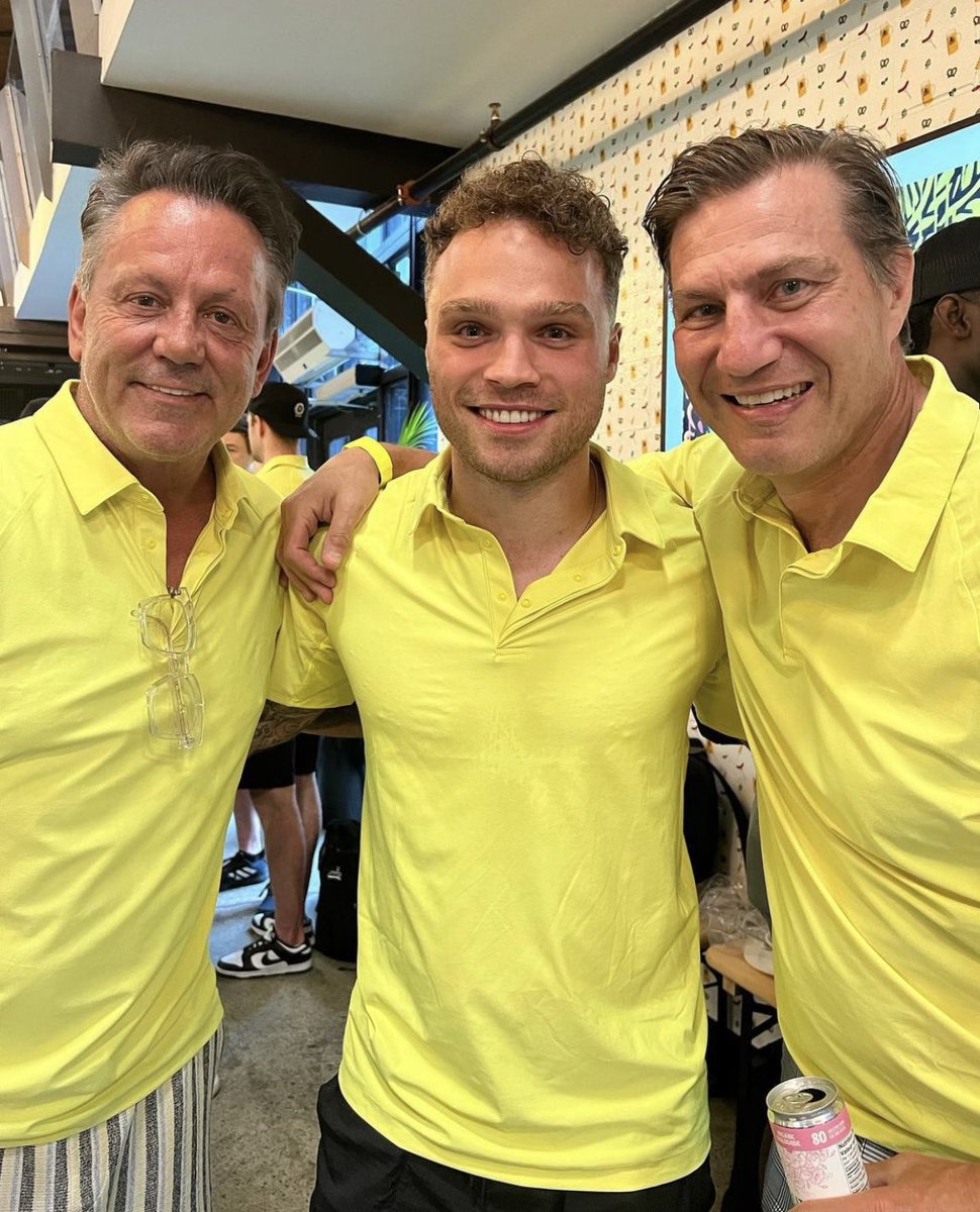 NHLAlumni's tweet photo. Just a few buds having a smashing time @_Smashfest ๐
#NHLAlumni | #Smashfest
(๐ธ: @douggilmour) https://t.co/N1mZdunSfH