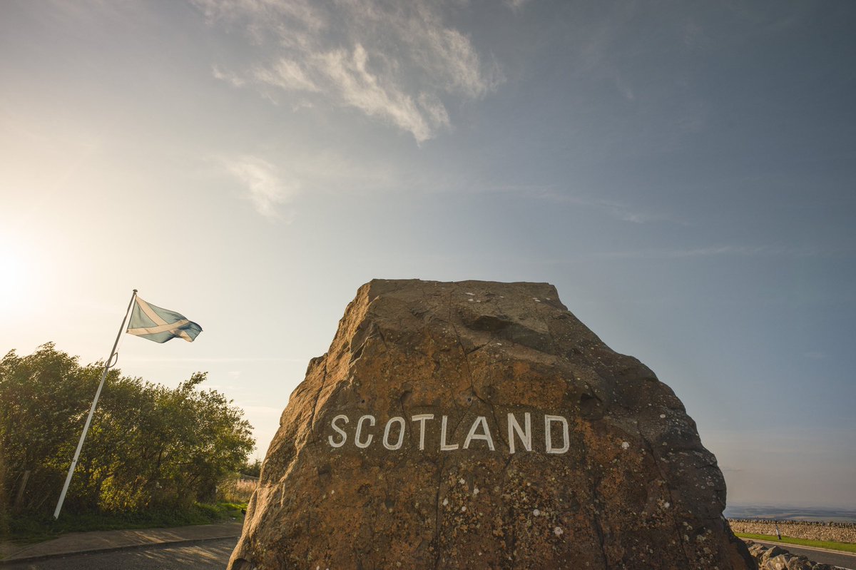 HereScotland's tweet photo. Hey @RishiSunak we’re sure #Darlington is lovely but #ScotlandStartsHere 🏴󠁧󠁢󠁳󠁣󠁴󠁿
#Darlington #ScottishBorders #DumfriesandGalloway #SouthofScotland https://t.co/lfiQFVrCQi