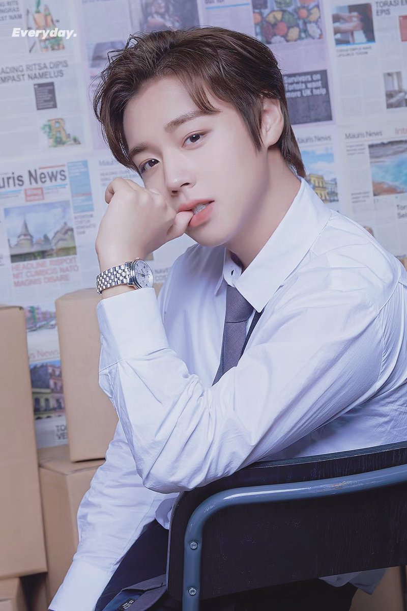 Everyday_529's tweet photo. 유니버스
Office Work - 광고 대행사
⠀
#PARKJIHOON #박지훈 https://t.co/NyVwPeFaE3