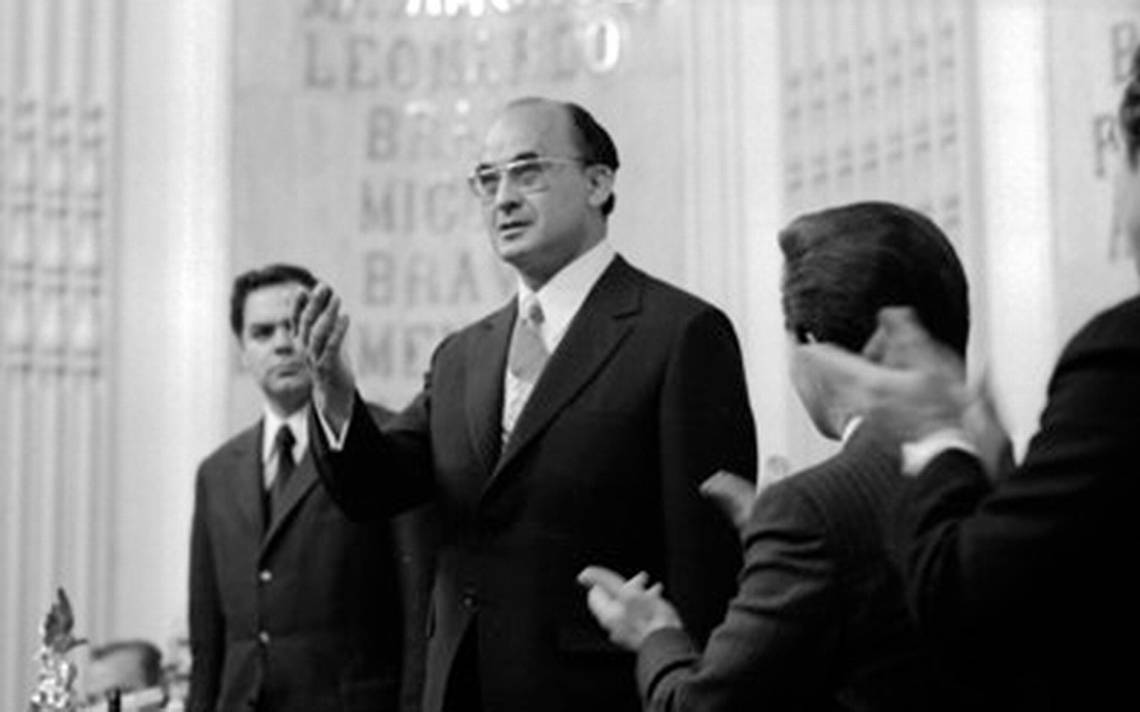 LatinamericaR's tweet photo. "Luis Echeverría Álvarez, President of Mexico from 1970 to 1976, died on July 8, 2022, leaving behind a legacy of human rights abuses and close ties to the United States Central Intelligence Agency (CIA)." -- via @JorgeAR34606253 on @ReportsAztec: https://t.co/nhpFnx57Us https://t.co/z0YIegR941
